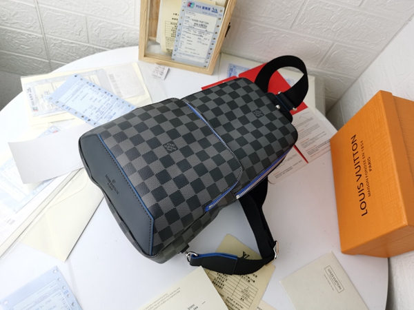 ルイヴィトンバッグ側面デザイン